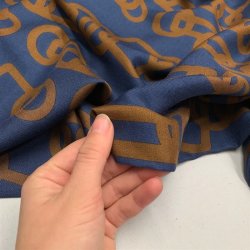 Bld viskose i bl med mnster i brun sukker - pr. 0,25 meter